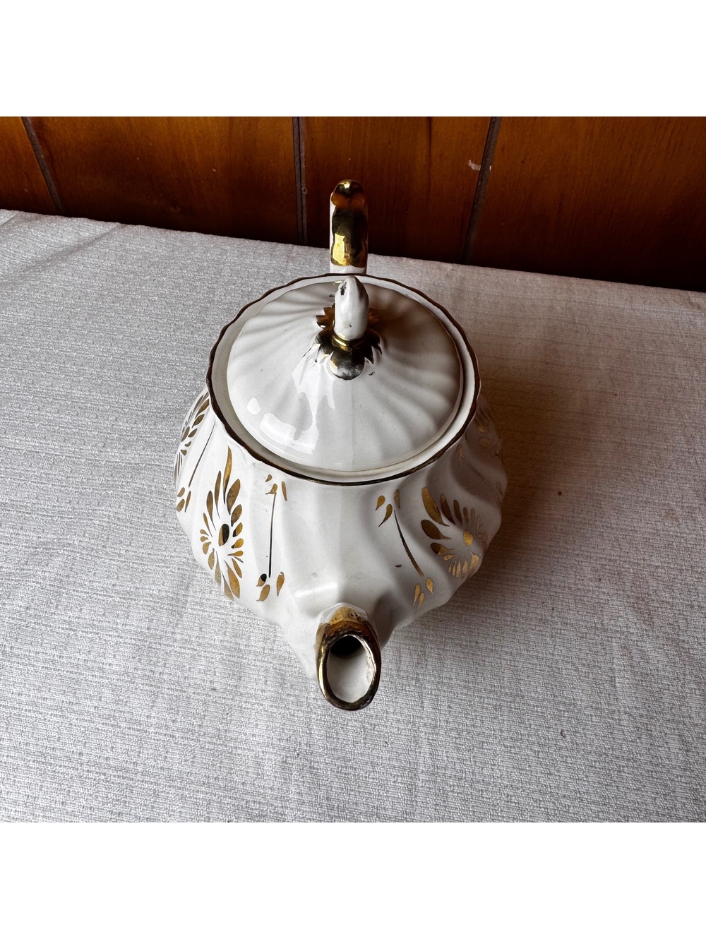 Vintage White Ceramic Teapot Gold Floral Details Swirl Lid Cottagecore Tea Serve - Picture 7 of 10